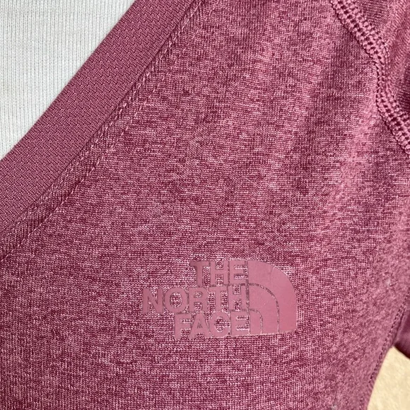 North Face Flash Dry T Shirt V Neck - Picture 3 of 10